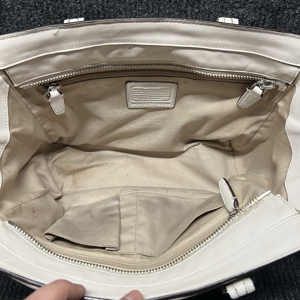 Coach Legacy Leather Medium Handbag Purse White 19890 - Picture 10 of 12